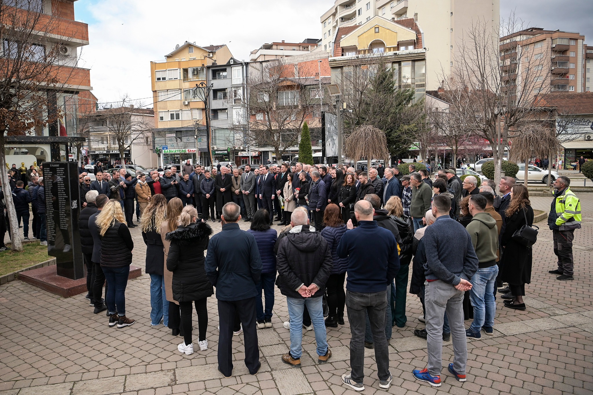 IKKL Përkujton 25-Vjetorin e Masakrës në Tregun e Gjelbër të Mitrovicës