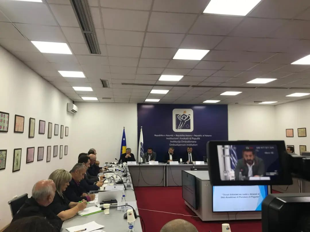 Tryezë Diskutimi për Personat e Pagjetur: IKKL Thekson Rolin në Dokumentimin e Krimeve të Luftës