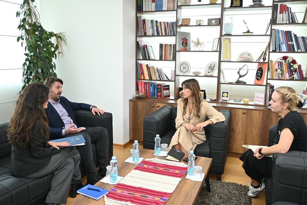 IKKL dhe Ministria e Drejtësisë Diskutojnë Regjistrimin e Materialeve të Krimeve të Luftës