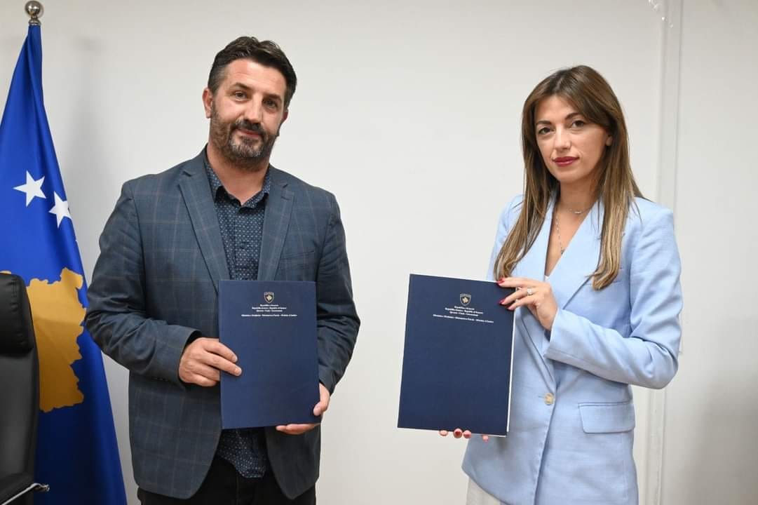 IKKL Pranon Dokumentacion Arkivor nga Ministria e Drejtësisë për Krimet e Kryera gjatë Luftës në Kosovë