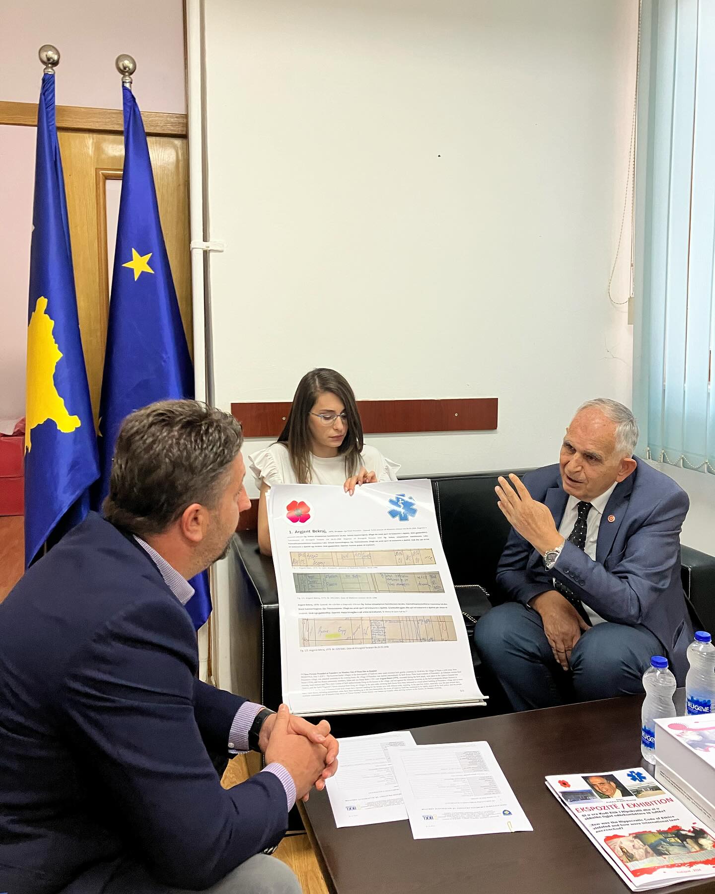 Prof. Dr. Salih Krasniqi Dhuron Librat mbi Krimet ndaj Mjekëve dhe Pacientëve në IKKL