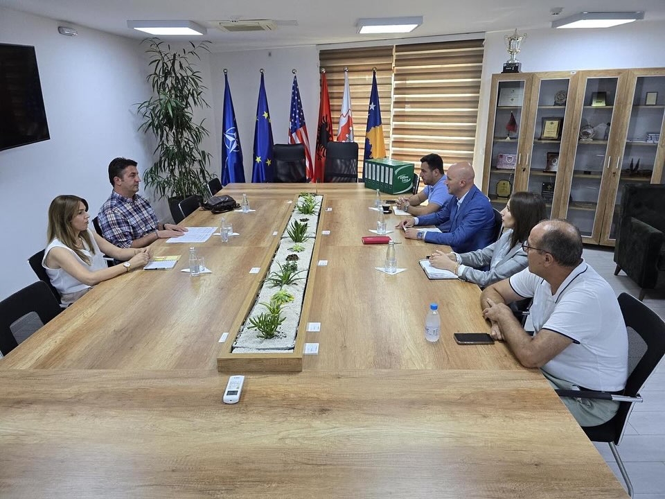 IKKL Pranon Materiale Arkivore nga Komuna e Shtimes për Krimet e Luftës