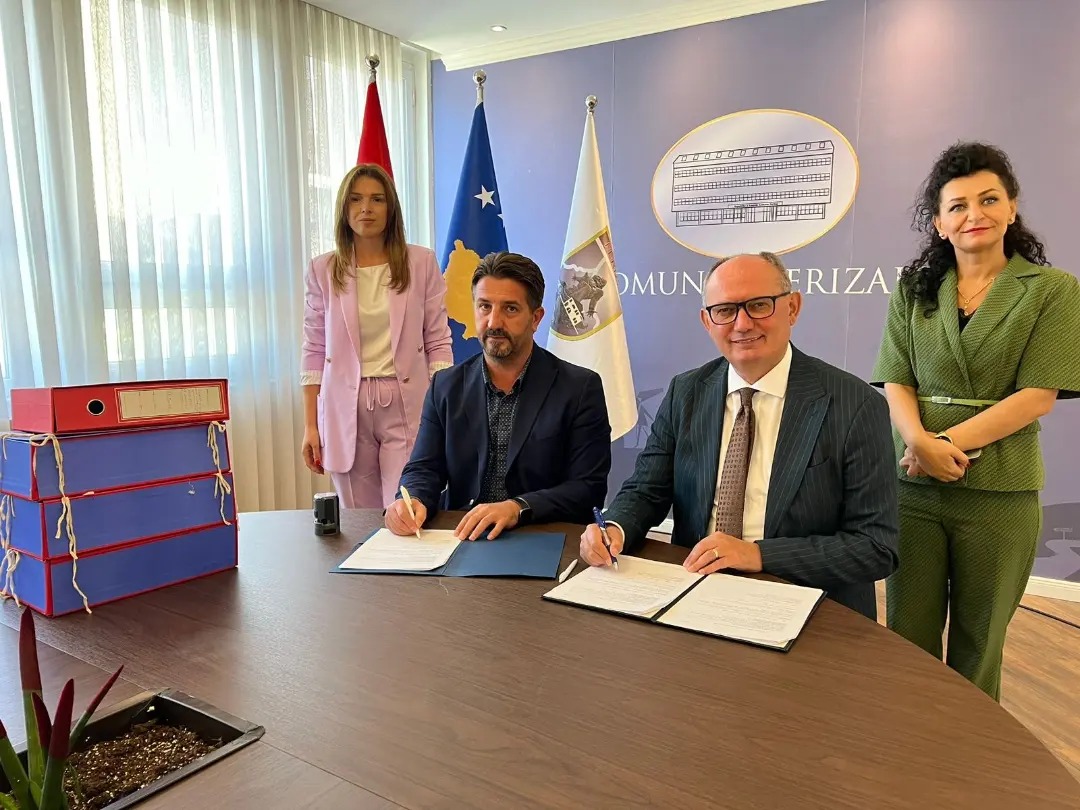 Komuna e Ferizajt i ka dorëzuar sot IKKL-së dosjen me materiale arkivore lidhur me humbjet njerëzore dhe dëmet materiale të shkaktuara nga lufta në rajonin e Ferizajt