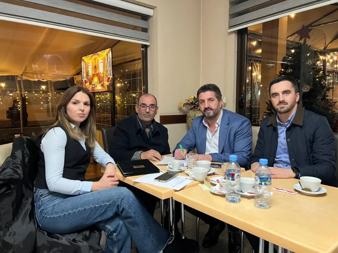 Përfaqësuesit e IKKL-së takuan dy gazetarë: z. Mero Baze nga Radio Evropa e Lirë dhe z. Rexhep Shahu nga Radio Kukësi