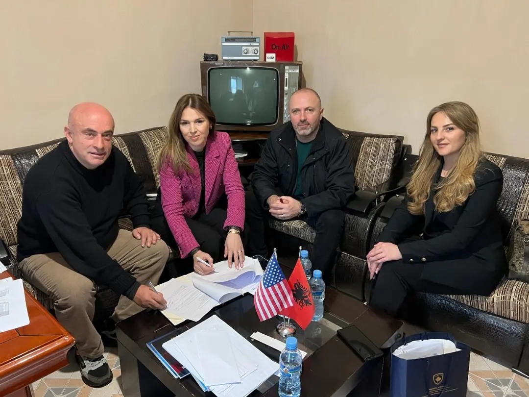 Dorëzimi i Materialeve Historike për Dëshminë e Luftës në Kosovë