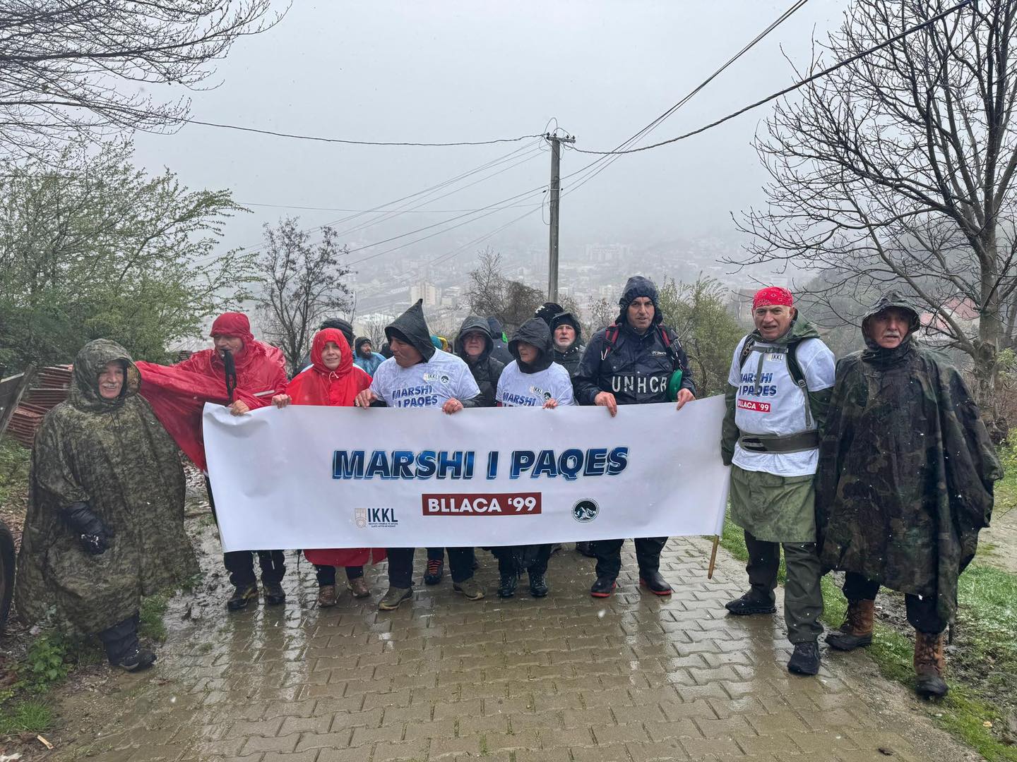 U organizua “Marshin e Paqes Bllaca ’99” për të shënuar 26-vjetorin e eksodit të shqiptarëve të Kosovës drejt Maqedonisë