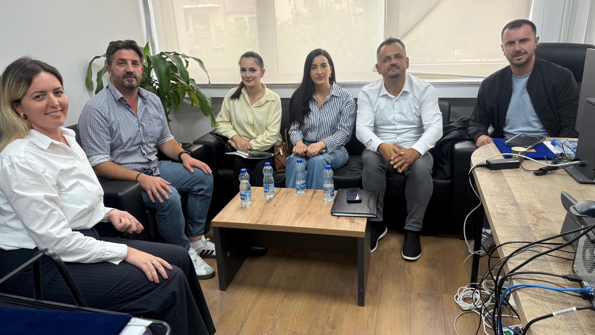 Në vazhdën e forcimit të bashkëpunimit ndërinstitucional, në përkujtim të së kaluarës, z. Hetemi, priti në takim Drejtorin e Agjencisë për Menaxhimin e Monumenteve dhe Komplekseve Memoriale (AMMKM).
