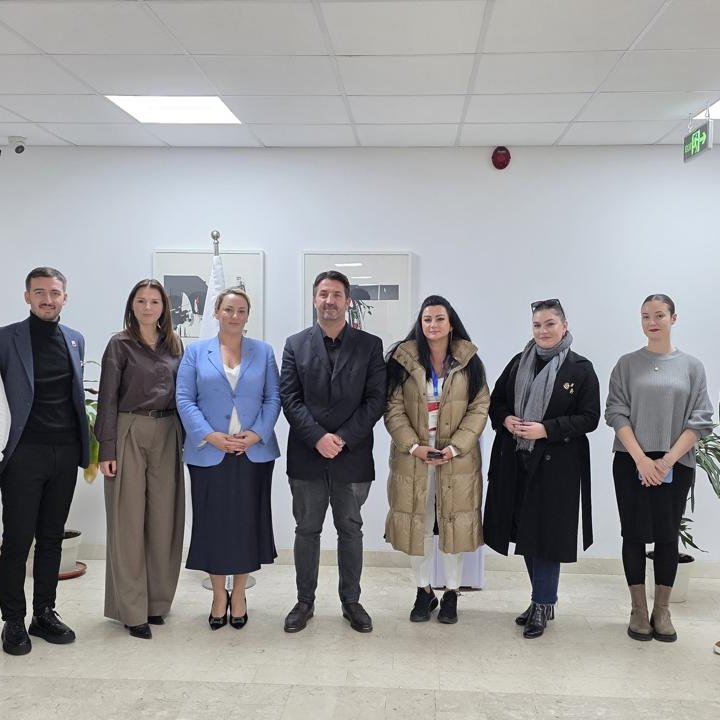 Drejtori Ekzekutiv i IKKL-së priti në takim Drejtoreshën e Bibliotekës Kombëtare të Shqipërisë, znj. Majlinda Toçi, së bashku me stafin e saj.