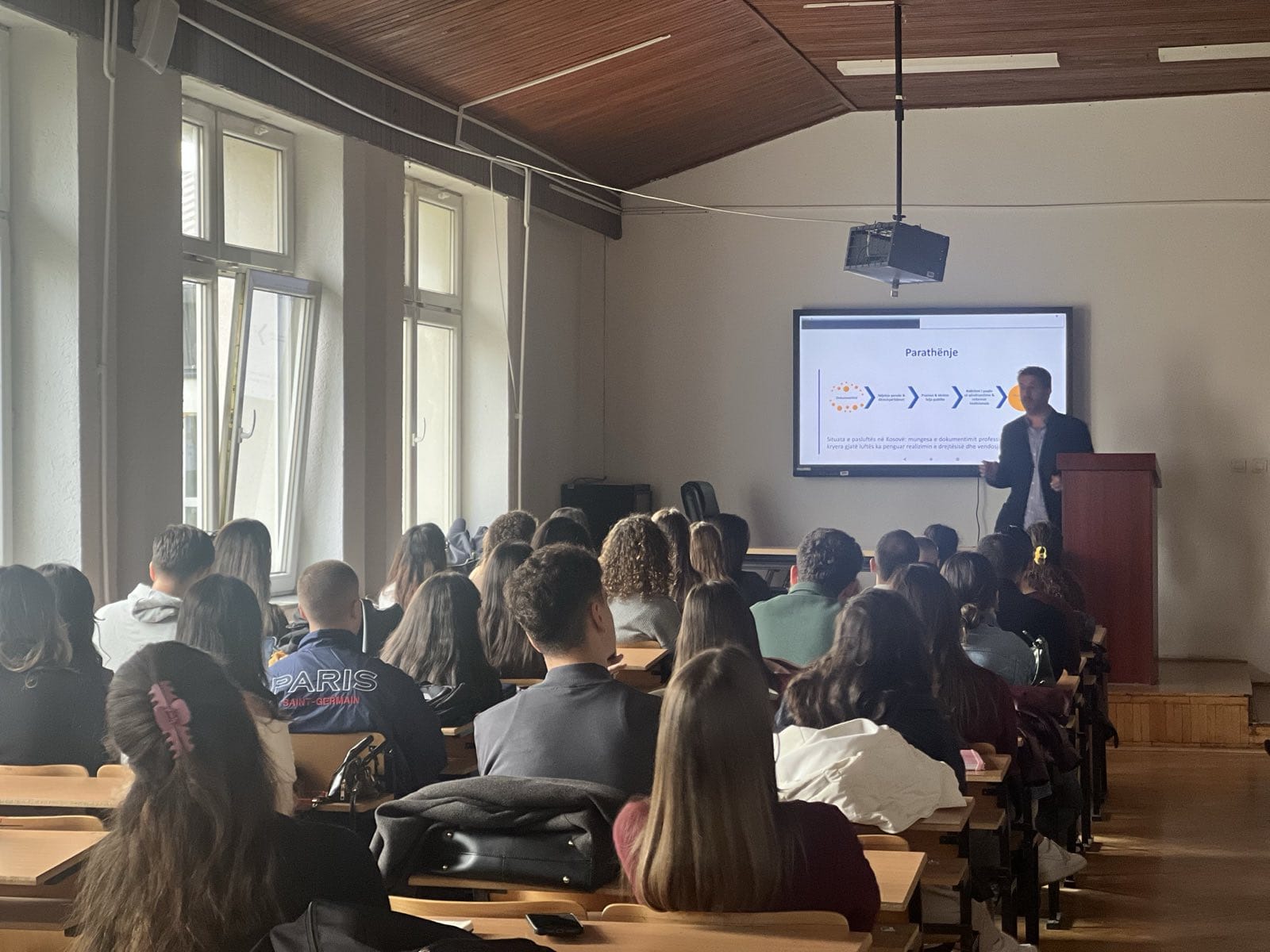 Me ftesë të Prof. Furtuna Sheremeti, Drejtori Ekzekutiv i IKKL-së mbajti një ligjëratë me studentët absolventë të Fakultetit Juridik të Universitetit të Prishtinës.